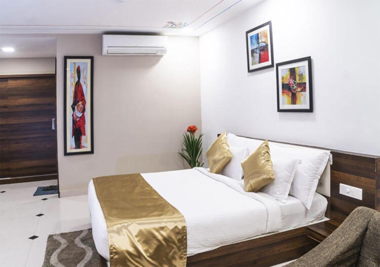 Hotel Kingfisher Udaipur Esterno foto