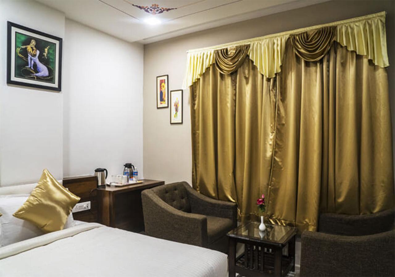Hotel Kingfisher Udaipur Esterno foto