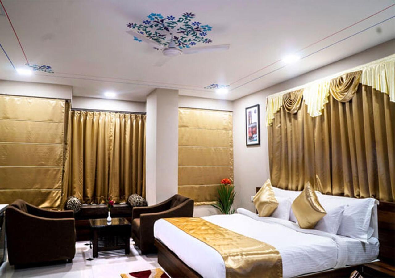 Hotel Kingfisher Udaipur Esterno foto